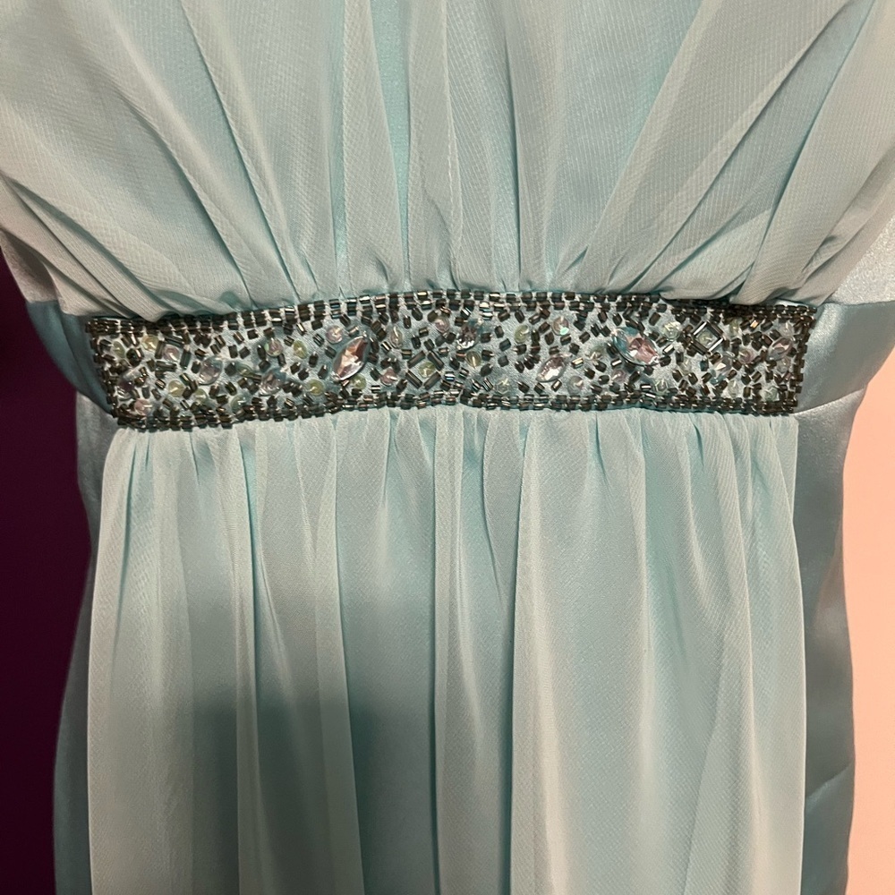 Discontinued David’s Bridal Style D19352 Bridesmaid Gown NWT - Picture 3 of 14